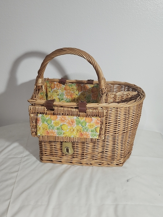 Handbags - Woven Straw Picnic Basket with Citrus Print Lining